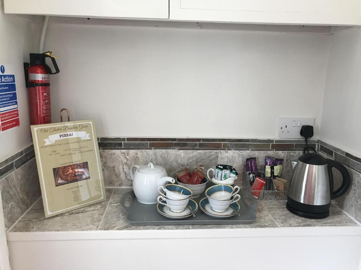 绿色老茅草屋酒店 泰克利 外观 照片